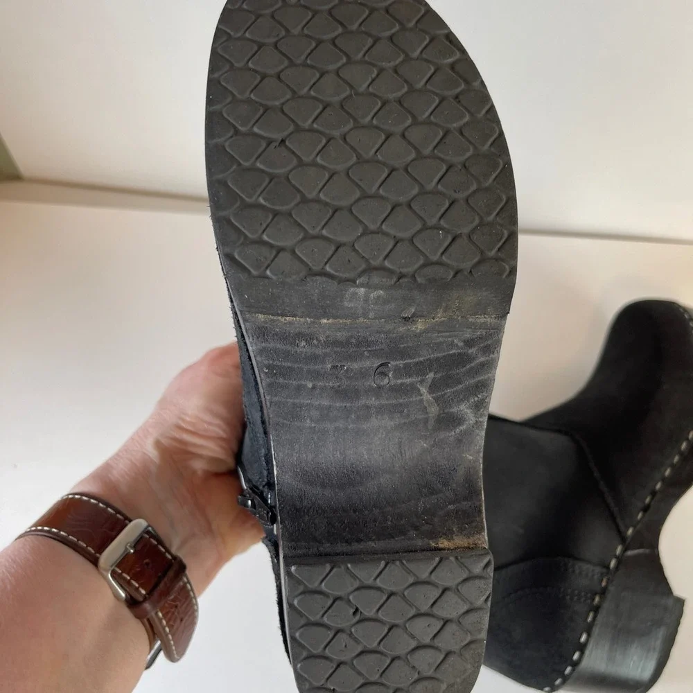Hanna Anderson Girl's Size 36 US Size 4-4.5 Suede and Wooden Zipper‎ Boot Clogs